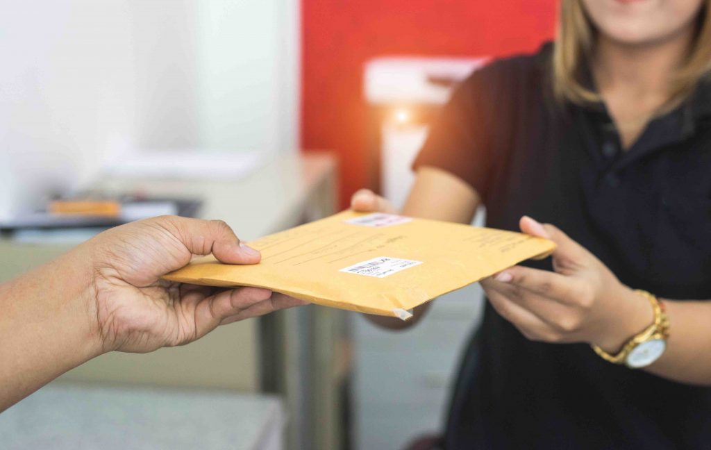 Cách thức gửi hàng qua bưu điện ra nước ngoài
