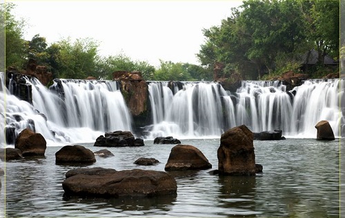 Dòng thác Giang Điền thơ mộng