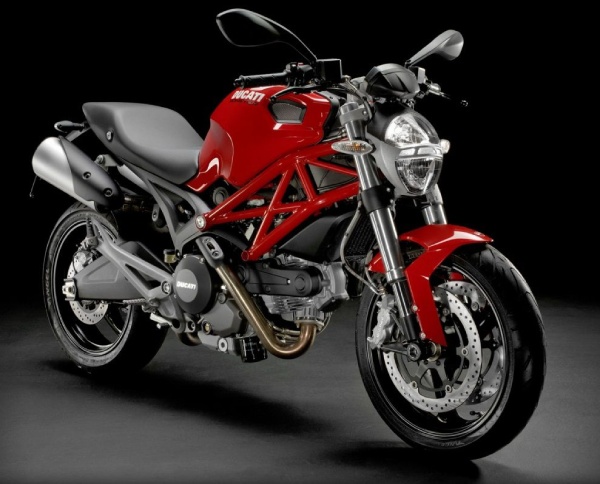Ducati Monster 795 có thiết kế đặc biệt gồm sự kết hợp giữa hiện đại và cổ điển