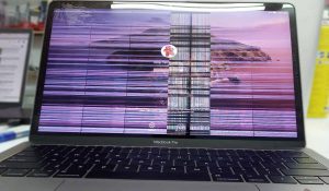 Màn hình Macbook bị sọc