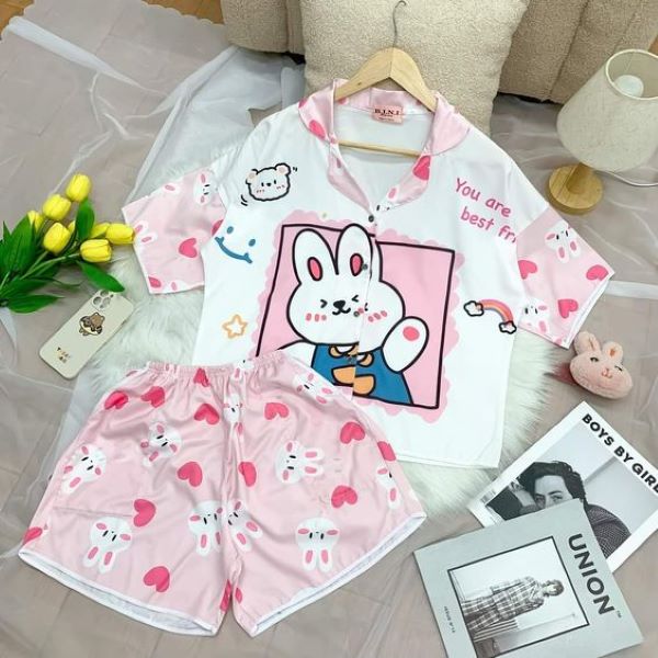 Nên lưu ý một số điều khi chọn pijama phi bóng cho bé.