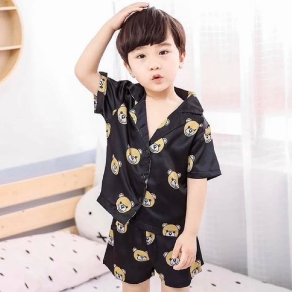 Bảo quản pijama phi bóng để giúp chúng luôn đẹp và sáng bóng.